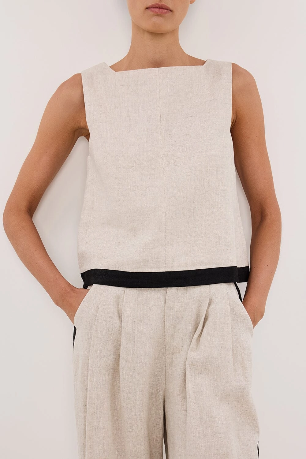 EBONY NATURAL LINEN TOP