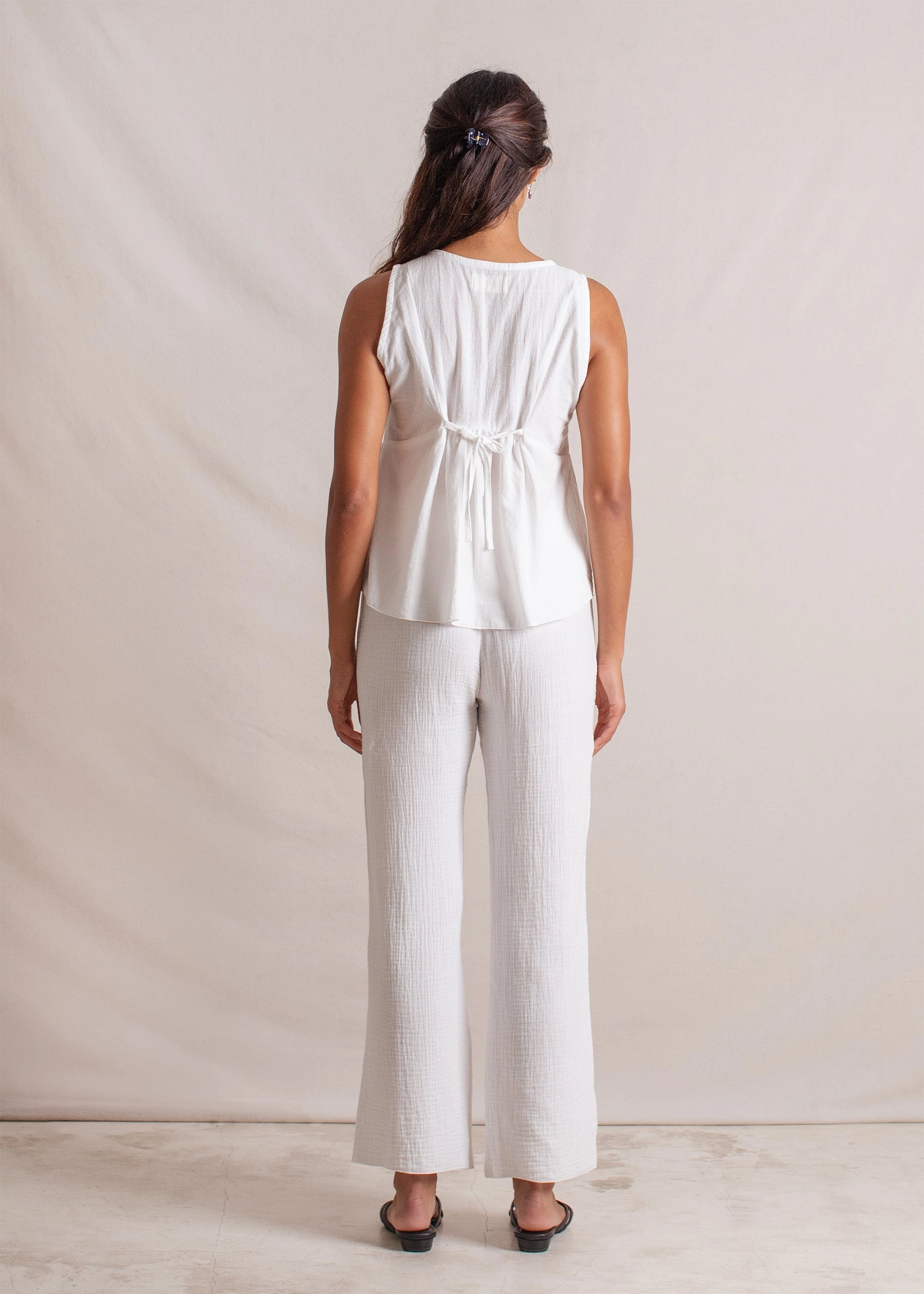 Mökki Top Off White