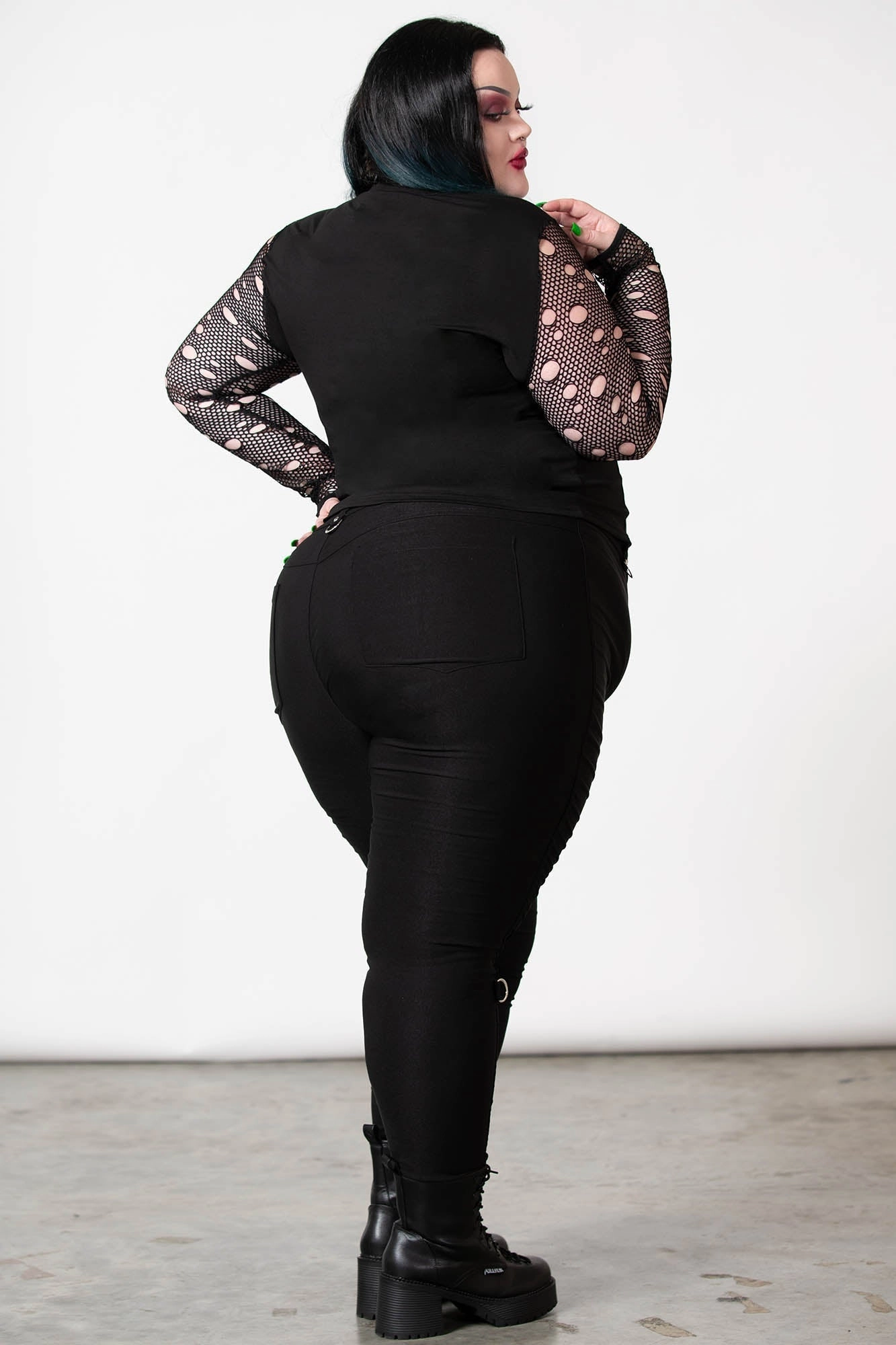Premonitions Long Sleeve Fishnet Top [PLUS] - Resurrect