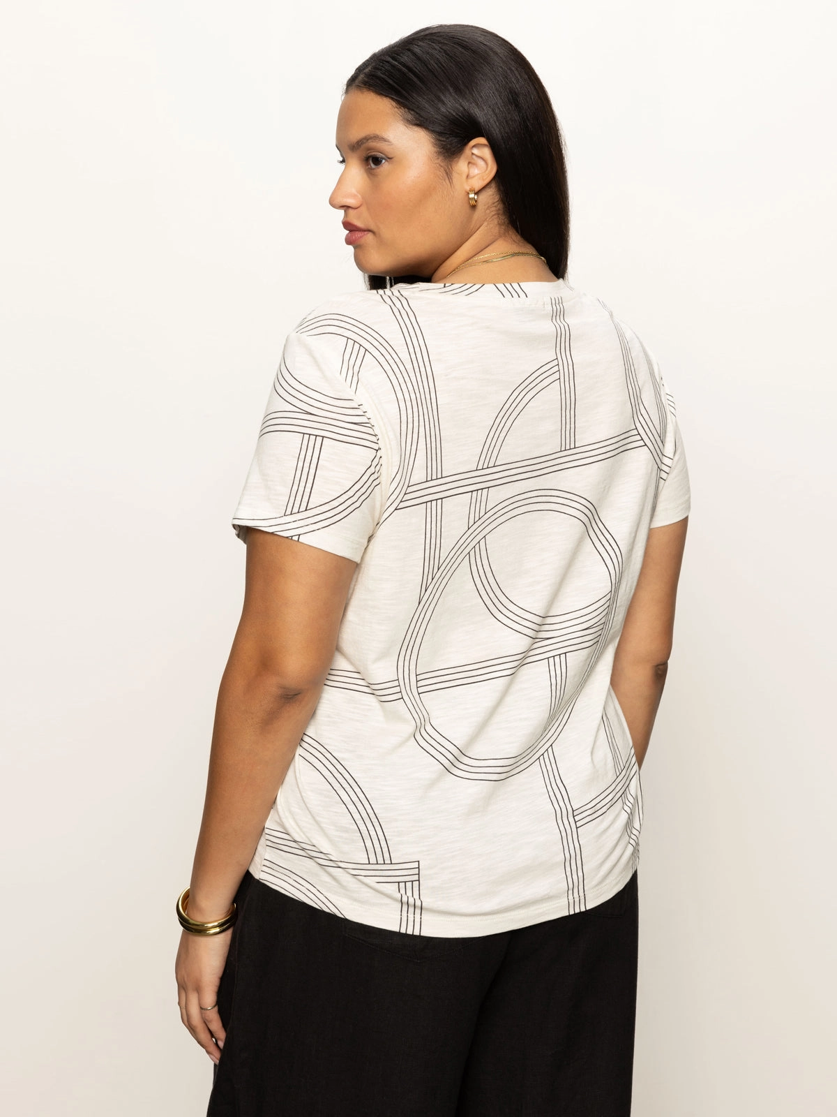 The Perfect Tee Graphic Lines Extended Sizing